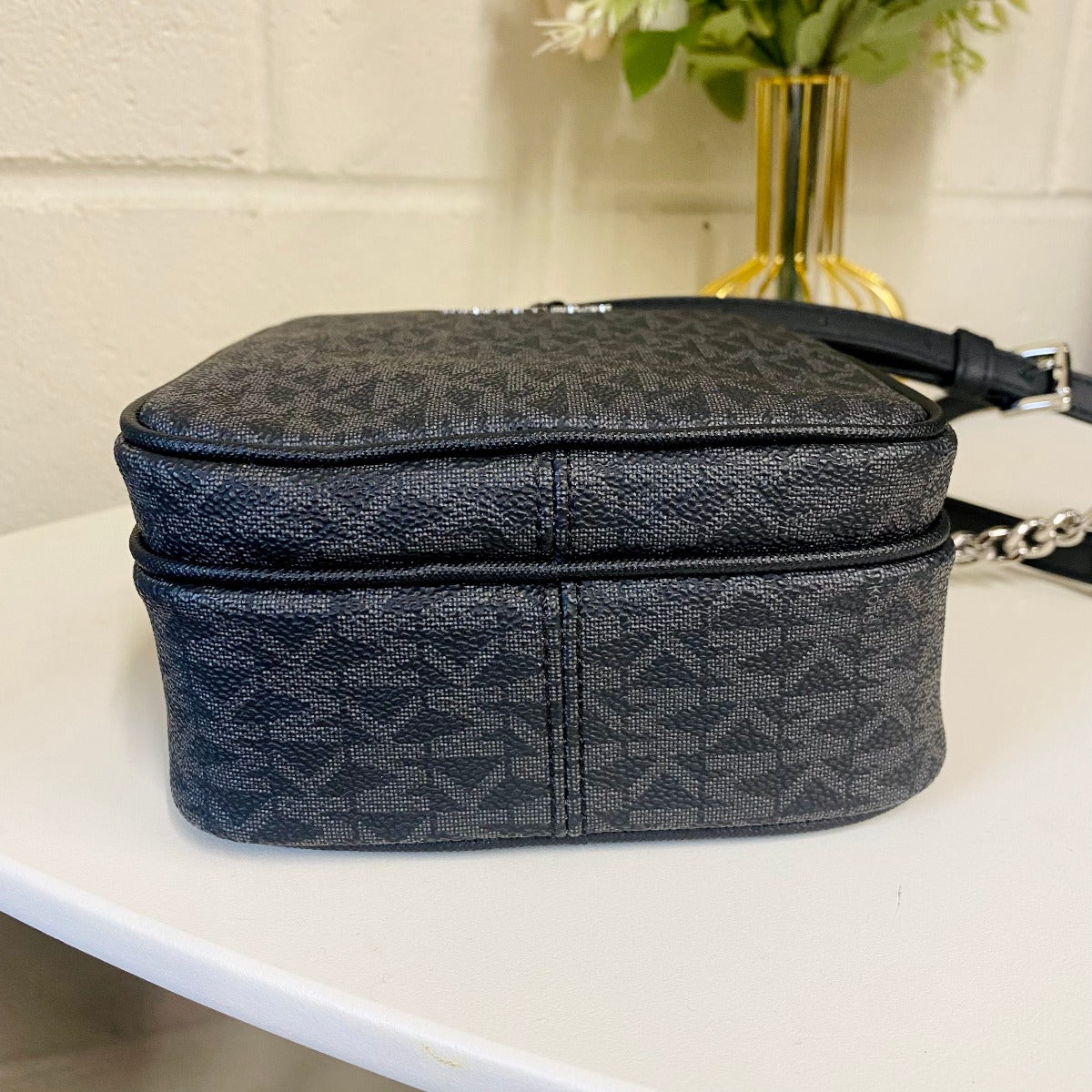 MICHAEL KORS 35F1STVC2B JET SET TRAVEL MEDIUM CROSSBODY BAG MK BLACK MICHAEL KORS 35F1STVC2B JET SET TRAVEL MEDIUM CROSSBODY BAG MK BLACK